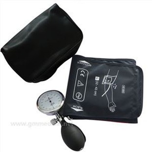 Loj Txoj Cai Los Ntawm Cov Ntshav Cov Ntshav Lub Plaub Hlis, Lub Taub Hau Cuff Nrog Lub Siab Ntawm Lub Zog Thiab Qhov Muag Hluav Taws Xob Tsaus Xim Xiav.